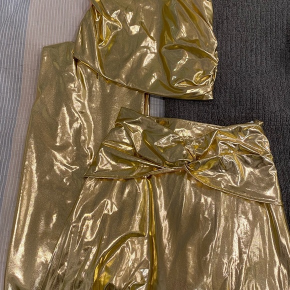 Miley Cyrus Flowers Music Video Costume - Picture 6 of 10